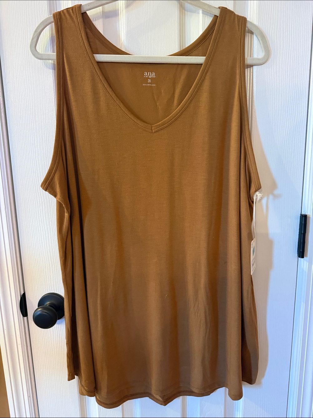 a.n.a Women's V-Neck Tank Top — Camel